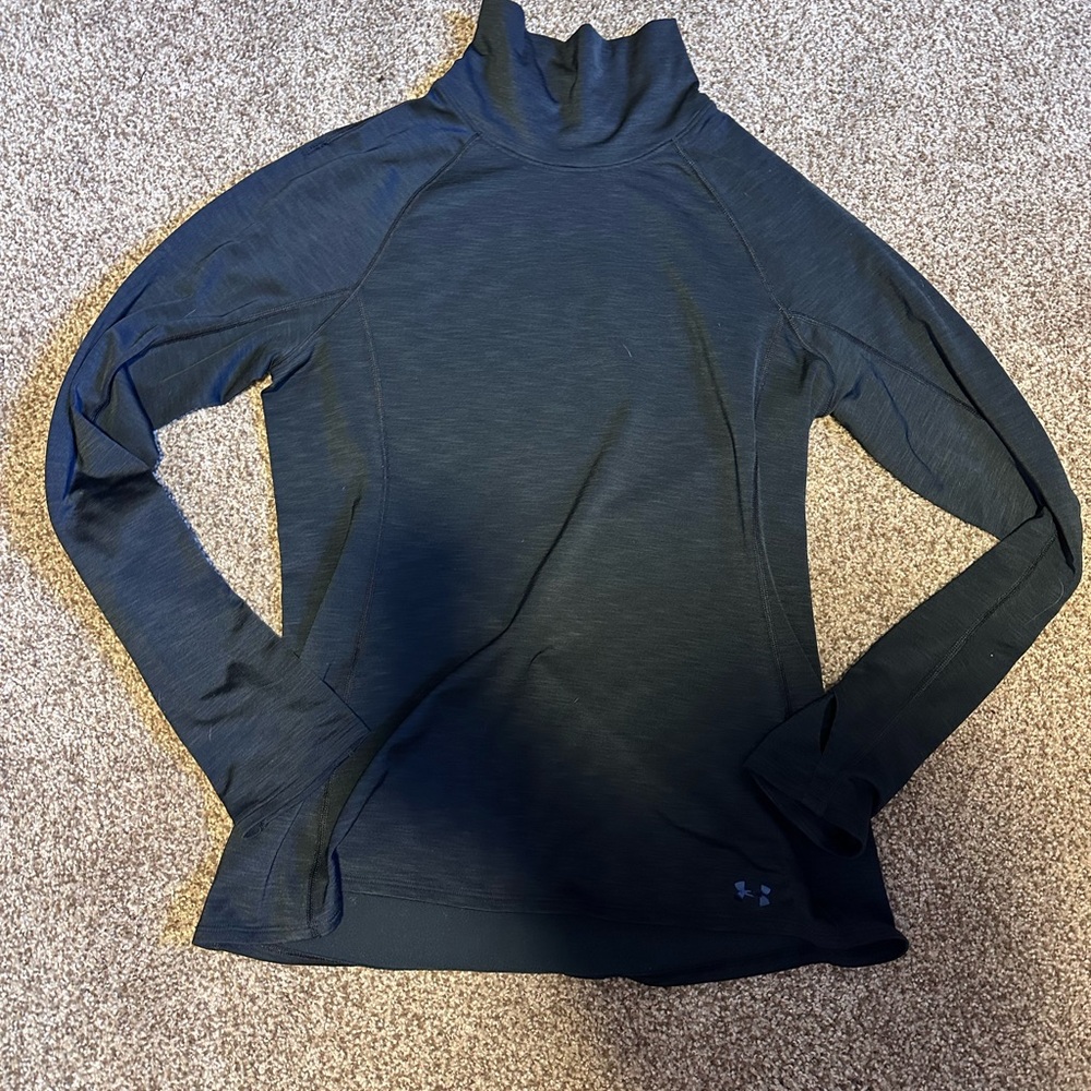 Underarmor Cold Gear Long Sleeve Mock Neck Fitted Shirt